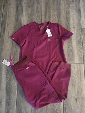 Figs Magenta M Zamora/Catrina NWT